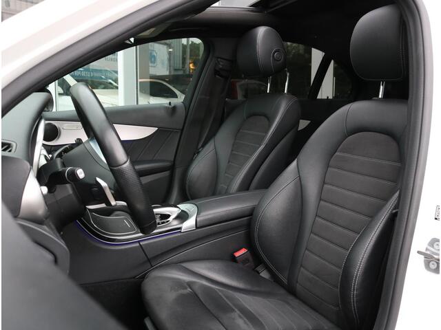 Mercedes-Benz C-KLASSE 180 Business Solution AMG Panoramadak | Apple Carplay | Sfeerverlichting | Trekhaak