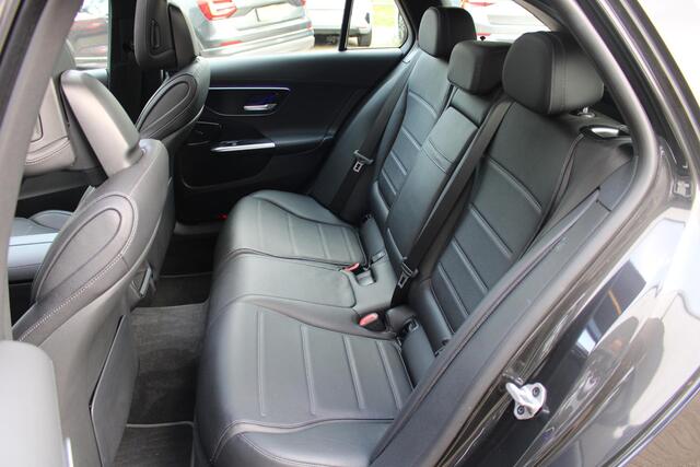 Mercedes-Benz C-KLASSE Estate 200 AMG Line Automaat | Dodehoek detectie | Achteruitrij Camera | Massage Stoelen | Trekhaak wegklapbaar 1800 KG trekgewicht