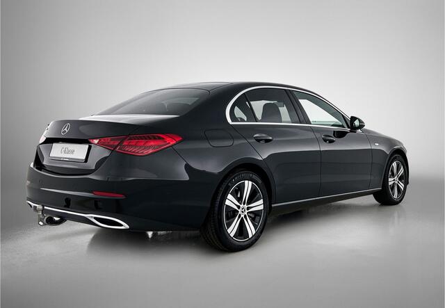 Mercedes-Benz C-KLASSE 300 e Business Solution | Trekhaak | Spiegelpakket | Parkeerpakket met achteruitrijcamera | KEYLESS GO startfunctie | Inclusief 24 maanden Mercedes-Benz Certified garantie voor Europa.