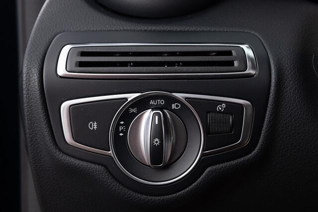 Mercedes-Benz C-KLASSE 180 Advantage Pack *smaragd grun* LEDER | Full LED | CAMERA .
