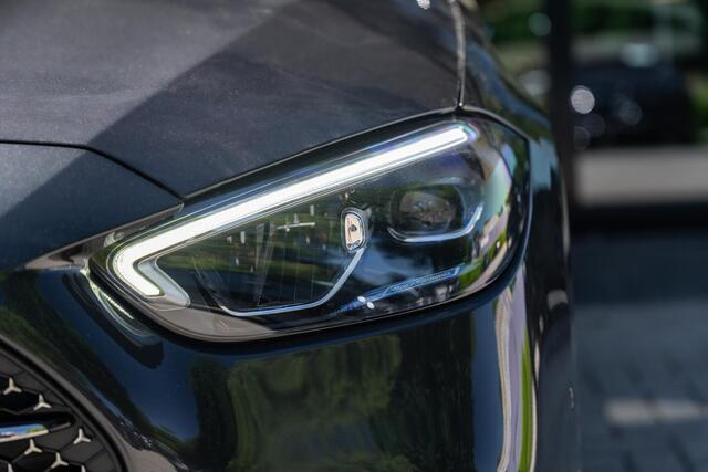 Mercedes-Benz C-KLASSE 180 Star Edition AMG line | Panorama-schuifdak | Sfeerverlichting | Burmester 3D | Achteruitrijcamera | Smartphone-integratie