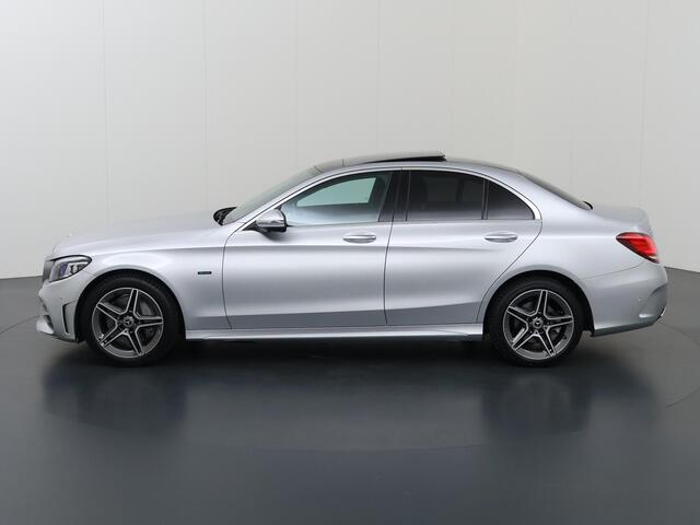 Mercedes-Benz C-KLASSE 300 e Premium Plus Pack | AMG | Panoramadak | Getint glas | Burmester | Multibeam | Sfeerverlichting |
