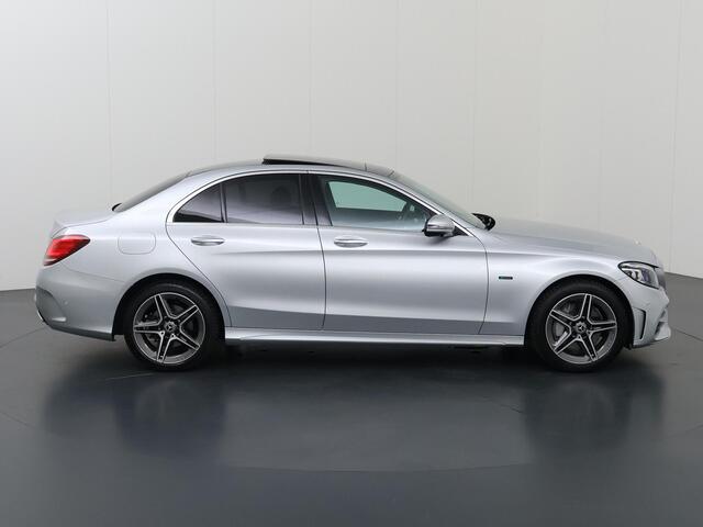 Mercedes-Benz C-KLASSE 300 e Premium Plus Pack | AMG | Panoramadak | Getint glas | Burmester | Multibeam | Sfeerverlichting |