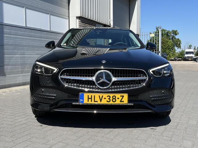 Mercedes-Benz C-KLASSE 300 e Business Line | Trekhaak | Apple CarPlay | Android Auto | Sfeerverlichting | Stoelverwarming | Parkeersensoren | Achteruitrijcamera | Elektrisch Inklapbare Buitenspiegels
