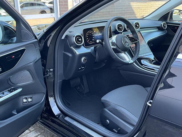 Mercedes-Benz C-KLASSE 300 e Business Line | Trekhaak | Apple CarPlay | Android Auto | Sfeerverlichting | Stoelverwarming | Parkeersensoren | Achteruitrijcamera | Elektrisch Inklapbare Buitenspiegels