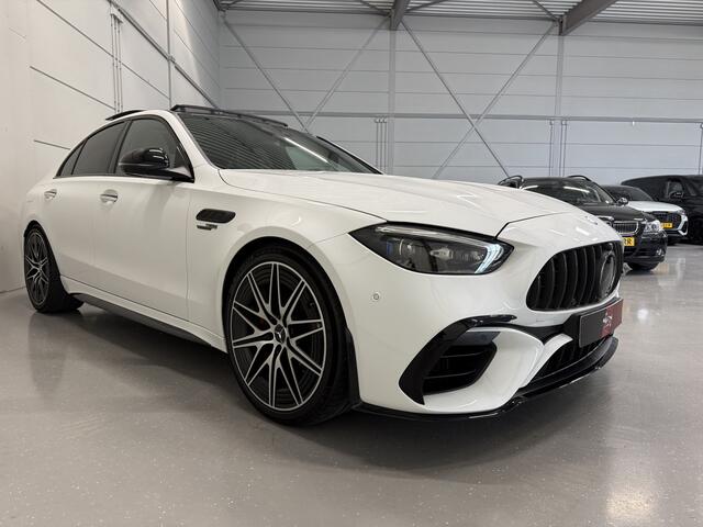 Mercedes-Benz C-KLASSE AMG 63 S E Performance PANO/TREKHAAK/BURMESTER/ACHTERAS-BESTURING/VENTILATIE+MEMORY/360CAMERA/20"AMG/LASER/ACC/OPALITHWEISS METALLIC/AUTO VERKEERT IN ABSOLUTE NIEUWSTAAT/BTW-AUTO