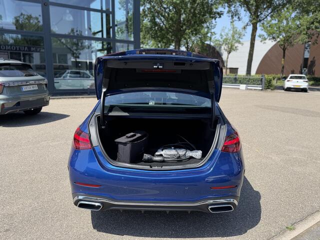Mercedes-Benz C-KLASSE 300 e AMG Line Limited PHEV | VAN ¤ 42.900,- VOOR ¤ 39.877,- | UW WK-VOORDEEL: ¤ 3.023,- | PANORAMADAK | DISTRONIC (ACC) | ACHTERUITRIJCAMERA | DODEHOEKASSISTENT | AMBIENT LIGHTING | MERCEDES-DEALER ONDERHOUDEN | RIJKLAAR MET 12 MAANDEN BOVAG GARANTIE |