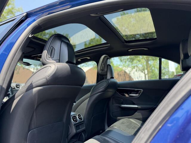 Mercedes-Benz C-KLASSE 300 e AMG Line Limited PHEV | VAN ¤ 42.900,- VOOR ¤ 39.877,- | UW WK-VOORDEEL: ¤ 3.023,- | PANORAMADAK | DISTRONIC (ACC) | ACHTERUITRIJCAMERA | DODEHOEKASSISTENT | AMBIENT LIGHTING | MERCEDES-DEALER ONDERHOUDEN | RIJKLAAR MET 12 MAANDEN BOVAG GARANTIE |