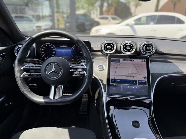 Mercedes-Benz C-KLASSE 300 e AMG Line Limited PHEV | VAN ¤ 42.900,- VOOR ¤ 39.877,- | UW WK-VOORDEEL: ¤ 3.023,- | PANORAMADAK | DISTRONIC (ACC) | ACHTERUITRIJCAMERA | DODEHOEKASSISTENT | AMBIENT LIGHTING | MERCEDES-DEALER ONDERHOUDEN | RIJKLAAR MET 12 MAANDEN BOVAG GARANTIE |