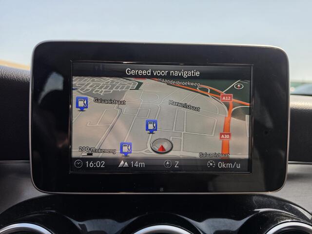 Mercedes-Benz C-KLASSE 180 AMG Sport Edition | Navigatie | Stoelverwarming | Trekhaak |