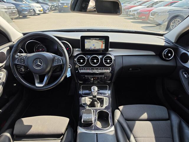 Mercedes-Benz C-KLASSE 180 AMG Sport Edition | Navigatie | Stoelverwarming | Trekhaak |