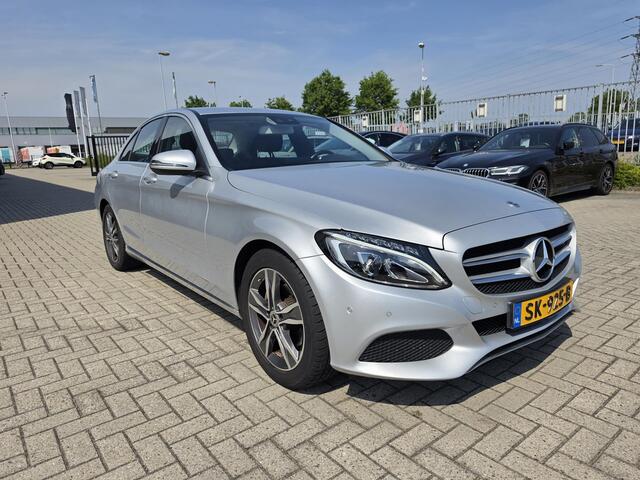 Mercedes-Benz C-KLASSE 180 AMG Sport Edition | Navigatie | Stoelverwarming | Trekhaak |