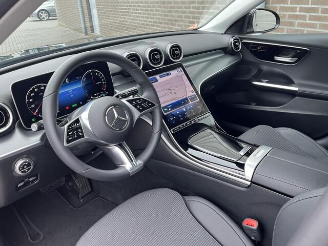 Mercedes-Benz C-KLASSE 300 e Business Line | Stoelverwarming | Apple CarPlay | Android Auto | Sfeerverlichting | Parkeersensoren | Achteruitrijcamera | Elektrisch Inklapbare Buitenspiegels