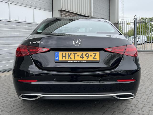Mercedes-Benz C-KLASSE 300 e Business Line | Stoelverwarming | Apple CarPlay | Android Auto | Sfeerverlichting | Parkeersensoren | Achteruitrijcamera | Elektrisch Inklapbare Buitenspiegels