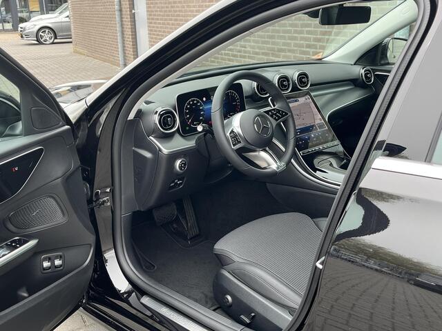 Mercedes-Benz C-KLASSE 300 e Business Line | Stoelverwarming | Apple CarPlay | Android Auto | Sfeerverlichting | Parkeersensoren | Achteruitrijcamera | Elektrisch Inklapbare Buitenspiegels
