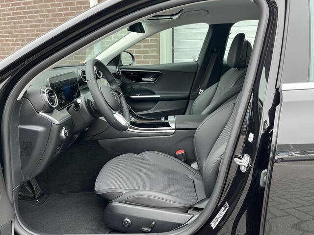 Mercedes-Benz C-KLASSE 300 e Business Line | Stoelverwarming | Apple CarPlay | Android Auto | Sfeerverlichting | Parkeersensoren | Achteruitrijcamera | Elektrisch Inklapbare Buitenspiegels