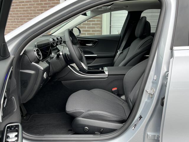 Mercedes-Benz C-KLASSE 300 e Business Line | Panoramadak | Donkergetint Glas Achter | Apple CarPlay | Android Auto | Sfeerverlichting | Stoelverwarming | Parkeersensoren | Achteruitrijcamera | Elektrisch Inklapbare Buitenspiegels