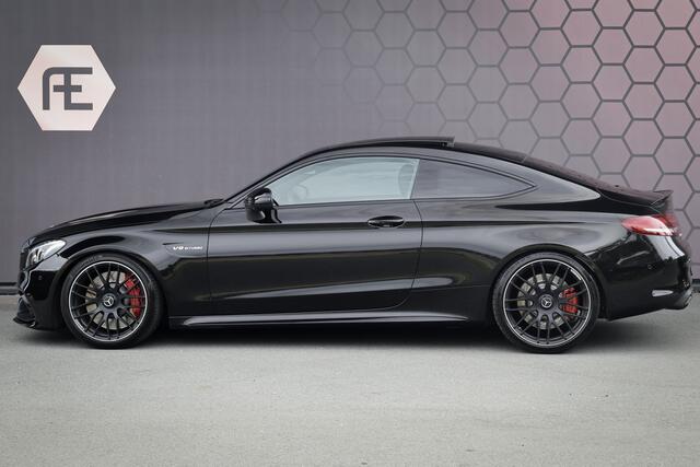Mercedes-Benz C-KLASSE Coupé AMG 63 S | PANORAMADAK | BURMESTER | HIGH PERFORMANCE LED KOPLAMPEN | ETC. C63 C63S C 63