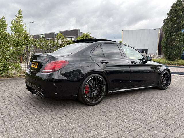 Mercedes-Benz C-KLASSE AMG 63 S PANO / Schaalstoelen / Sfeerverlichting / Facelift / Carbon Pano / Schaalstoelen / Sfeerverlichting / Facelift / Carbon