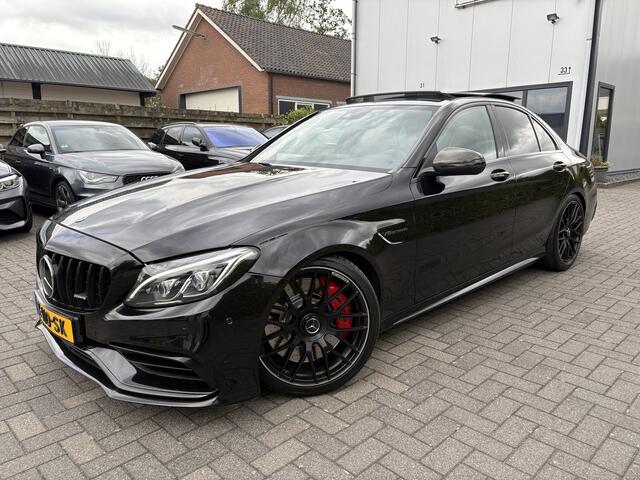 Mercedes-Benz C-KLASSE AMG 63 S PANO / Schaalstoelen / Sfeerverlichting / Facelift / Carbon Pano / Schaalstoelen / Sfeerverlichting / Facelift / Carbon
