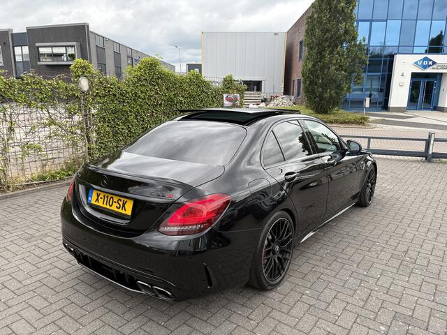 Mercedes-Benz C-KLASSE AMG 63 S PANO / Schaalstoelen / Sfeerverlichting / Facelift / Carbon Pano / Schaalstoelen / Sfeerverlichting / Facelift / Carbon