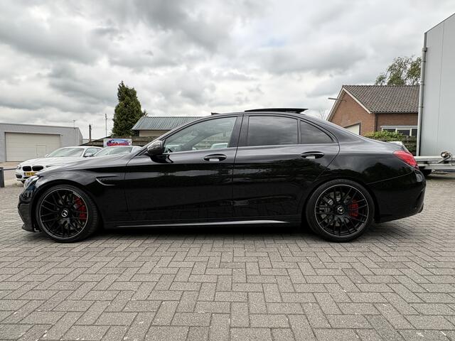 Mercedes-Benz C-KLASSE AMG 63 S PANO / Schaalstoelen / Sfeerverlichting / Facelift / Carbon Pano / Schaalstoelen / Sfeerverlichting / Facelift / Carbon