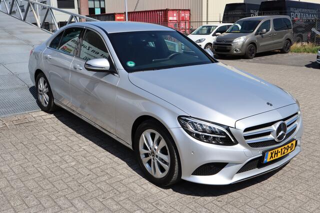 Mercedes-Benz C-KLASSE 180 FACE LIFT/Orig. NL/Virtueel cockpit/Apple carplay/Stoelverwarming/Achteruitrijcamera/Led koplampen/Navigatie/Parkeersensoren/Dodehoeksdetectie
