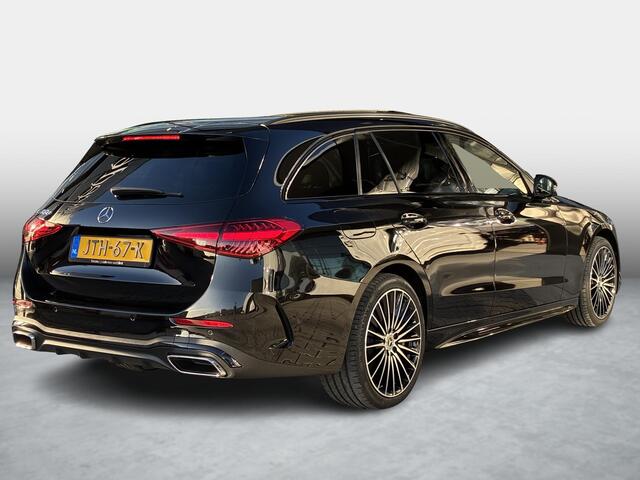 Mercedes-Benz C-KLASSE Estate 300 e Business Solution AMG | Night Pakket | Panoramadak | 360° Camera | Dodehoekassistent | Verkeersbordenassistent | Elektrisch Verstelbare Stoelen + Memory | Stoelverwarming | Sfeerverlichting | Apple CarPlay | Android Auto | Elektrische Achterk