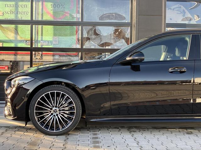Mercedes-Benz C-KLASSE Estate 300 e Business Solution AMG | Night Pakket | Panoramadak | 360° Camera | Dodehoekassistent | Verkeersbordenassistent | Elektrisch Verstelbare Stoelen + Memory | Stoelverwarming | Sfeerverlichting | Apple CarPlay | Android Auto | Elektrische Achterk