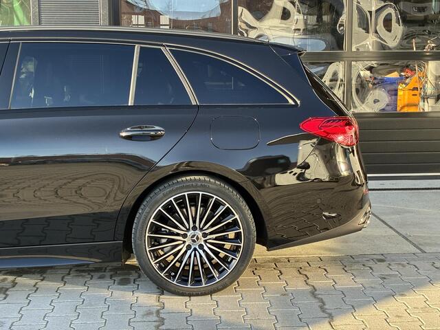 Mercedes-Benz C-KLASSE Estate 300 e Business Solution AMG | Night Pakket | Panoramadak | 360° Camera | Dodehoekassistent | Verkeersbordenassistent | Elektrisch Verstelbare Stoelen + Memory | Stoelverwarming | Sfeerverlichting | Apple CarPlay | Android Auto | Elektrische Achterk