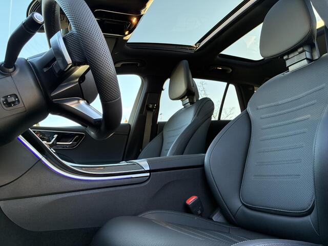 Mercedes-Benz C-KLASSE Estate 300 e Business Solution AMG | Night Pakket | Panoramadak | 360° Camera | Dodehoekassistent | Verkeersbordenassistent | Elektrisch Verstelbare Stoelen + Memory | Stoelverwarming | Sfeerverlichting | Apple CarPlay | Android Auto | Elektrische Achterk