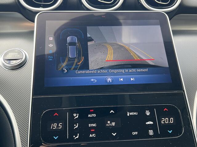 Mercedes-Benz C-KLASSE Estate 300 e Luxury Line / Dealer onderhouden / 1.800 kg elektrische trekhaak / Elektrische stoelen & Achterklep / Navi / Apple Carplay Android / 17" LM wielen /