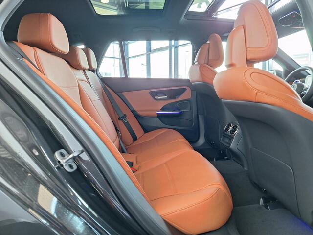 Mercedes-Benz C-KLASSE Estate 180 | Panoramadak | Bruin leder | Privacy Glas Achter | Sierdelen Lindehout Antraciet | Apple CarPlay | Android Auto | Elektrisch Verstelbare Voorstoelen + Memory