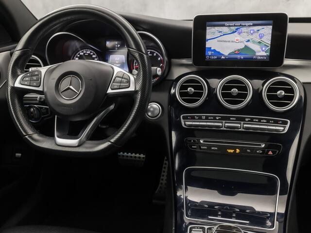 Mercedes-Benz C-KLASSE 180 AMG Sport 156Pk Automaat (PANORAMADAK, NAVIGATIE, LEDER, ELEK SPORTSTOELEN, STOELVERWARMING, ELEK ACHTERKLEP, GETINT GLAS, ZWART HEMEL, NIEUWSTAAT)