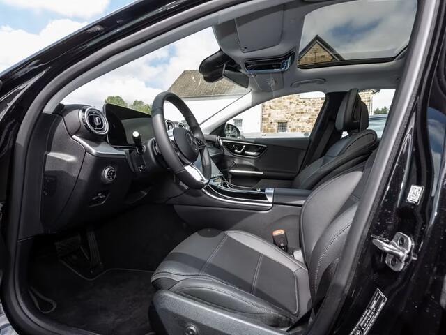 Mercedes-Benz C-KLASSE Estate 300e T AVANTGARDE ** LED, PANO, DISTR. MEMORY, WINTER & SPIEGEL-PACK ** Ex MB-AG - 3.425km (!) ** ** INFORMEER OOK NAAR ONZE AANTREKKELIJKE FINANCIAL-LEASE TARIEVEN **