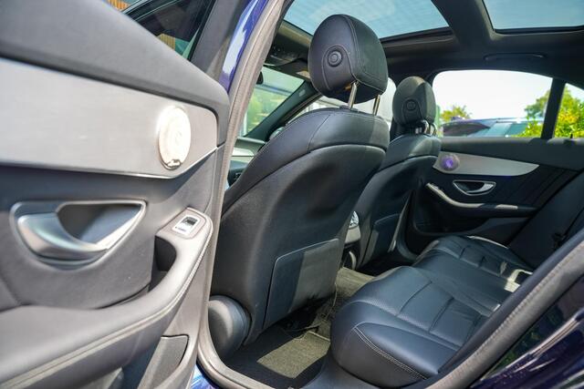 Mercedes-Benz C-KLASSE 180 Business Solution AMG Panoramadak 3D Burmester Ambient Camera Stoelverwarming Leer Cruise Control