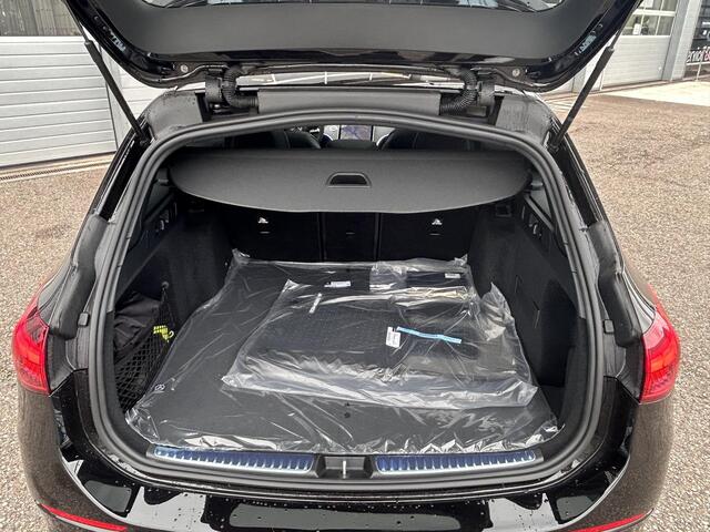 Mercedes-Benz C-KLASSE Estate 180 Business Solution AMG | Night Pakket | Panoramadak | 360° Camera | Dodehoekassistent | Sierdelen Lindehout Antraciet | Elektrisch Verstelbare Stoelen + Memory | Apple CarPlay | Android Auto | Sfeerverlichting | Stoelverwarming