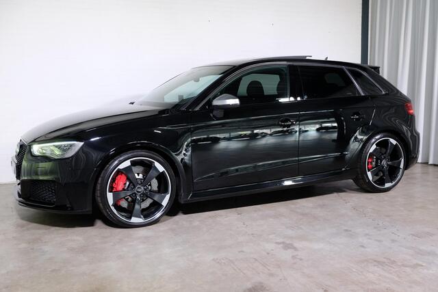 Mercedes-Benz C-KLASSE Estate 300 e AMG Line Extra set winterwielen