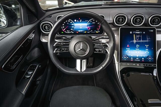 Mercedes-Benz C-KLASSE 180 AMG Line | Achteruitrijcamera | Panorama-schuifdak | Sfeerverlichting | Nightpakket | Stoelverwarming