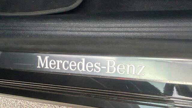 Mercedes-Benz C-KLASSE 200 LAUNCH EDITION AMG LINE NAVIGATIE PREMIUM, APPLE CARPLAY, DAB RADIO, SFEERVERLICHTING, MEMORY STOELEN, STOELVERWARMING, DODEHOEK EN SPOORASSIST, CAMERA, PDC HULP V/A, DIGITAL LICHT, 19"AMG-VELGEN, ENZ. ENZ. FULL OPTIONS!!