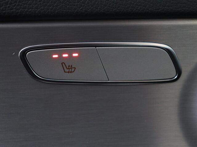 Mercedes-Benz C-KLASSE Estate 180 Business Solution AMG | Panoramadak | Trekhaak | Leder/alcantara | Stoelverwarming | Virtual dashboard | Camera | Park assist | Carplay | Full LED