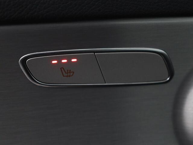 Mercedes-Benz C-KLASSE Coupé 180 Lease Edition | Stoelverwarming | Camera | Cruise control | Navigatie | Bluetooth | Climate control | Radio