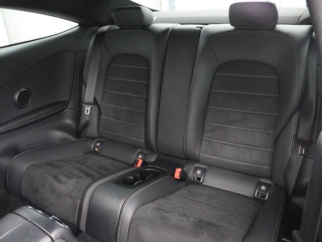 Mercedes-Benz C-KLASSE Coupé 180 Lease Edition | Stoelverwarming | Camera | Cruise control | Navigatie | Bluetooth | Climate control | Radio