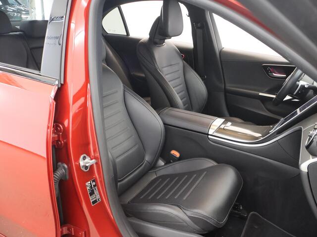 Mercedes-Benz C-KLASSE 180 AMG Line | Night | Multispaaks velgen | Achteruitrijcamera | Stoelverwarming |