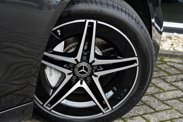 Mercedes-Benz C-KLASSE Estate 300 e AMG Line Pano Trekhaak Night Stuurverw