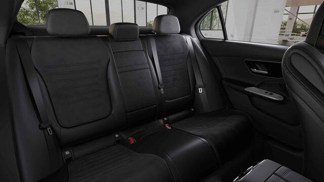 Mercedes-Benz C-KLASSE 180 AMG Line | Night pakket | Trekhaak | Stoelverwarming |