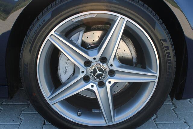 Mercedes-Benz C-KLASSE Estate 180 Business Solution AMG | Incl. 12 maanden garantie | Lederen sportstoelen | Cruise control | Climate control | Trekhaak | Zwarte hemel | LED Koplampen | 18" LM | Elektrische achterklep | Achteruitrijcamera | Dodehoek detectie |