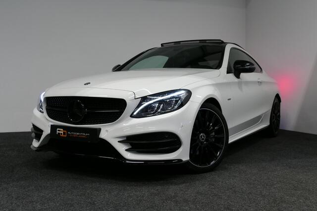 Mercedes-Benz C-KLASSE Coupé 200 AMG Line Night Edition / Panoramadak / Apple Carplay - Android Auto / Stoelverwarming / 19'' LMV / Navigatie / Cruise Control / Night Pakket / LED koplampen / Agility Control