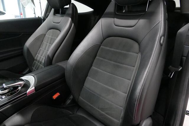 Mercedes-Benz C-KLASSE Coupé 200 AMG Line Night Edition / Panoramadak / Apple Carplay - Android Auto / Stoelverwarming / 19'' LMV / Navigatie / Cruise Control / Night Pakket / LED koplampen / Agility Control