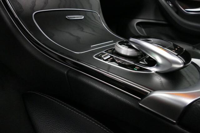 Mercedes-Benz C-KLASSE Coupé 200 AMG Line Night Edition / Panoramadak / Apple Carplay - Android Auto / Stoelverwarming / 19'' LMV / Navigatie / Cruise Control / Night Pakket / LED koplampen / Agility Control